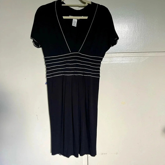 Max Studio Dresses & Skirts - Max Studio black dress size XS gathered band waist and butterfly sleeve